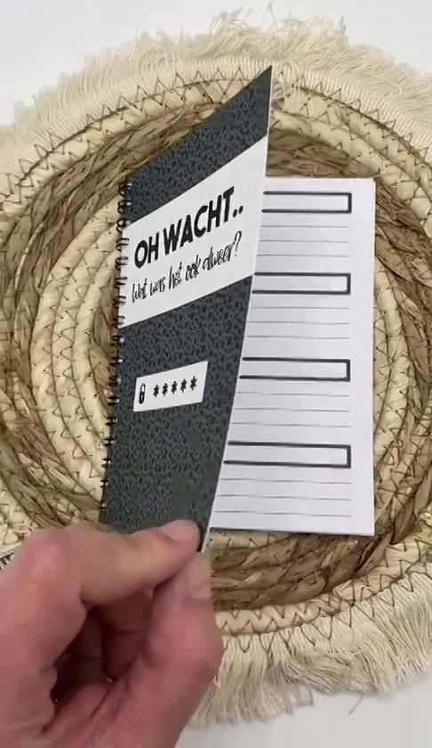 Goedkoopste ๐ Hippekaartjeswinkel Wachtwoordenboek - Notitieboek Voor Wachtwoorden - Ruimte Voor 200 Wachtwoorden - Tip - Cadeau - Sinterklaascadeau ๐ 4 Goedkoopste ๐ Hippekaartjeswinkel Wachtwoordenboek - Notitieboek Voor Wachtwoorden - Ruimte Voor 200 Wachtwoorden - Tip - Cadeau - Sinterklaascadeau ๐ - Afbeelding 2