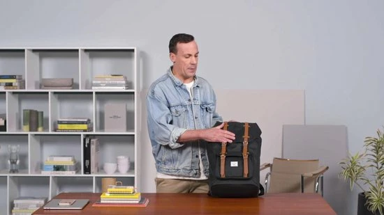 Flash-uitverkoop ๐ Herschel Little America - Black/Tan Synthetic Leather / Ruime Rugzak Met 25L Opbergvolume - 15" Fleece-gevoerd Laptopvak - Magnetische Sluiting / Met Levenslange Fabrieksgarantie / Limited Lifetime Warranty / Zwart ๐ 4 Flash-uitverkoop ๐ Herschel Little America - Black/Tan Synthetic Leather / Ruime Rugzak Met 25L Opbergvolume - 15" Fleece-gevoerd Laptopvak - Magnetische Sluiting / Met Levenslange Fabrieksgarantie / Limited Lifetime Warranty / Zwart ๐ - Afbeelding 2
