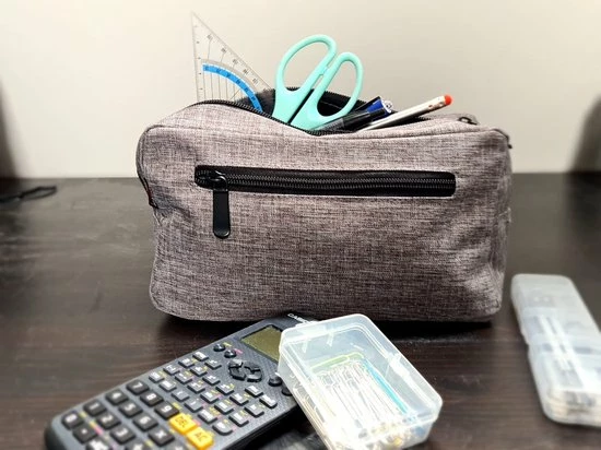 Coupon 💯 Sports Active Etui Jongens - Etui Meisjes - Etui Voor School - Unisex - Lichtgrijs 🤩 3 Coupon 💯 Sports Active Etui Jongens - Etui Meisjes - Etui Voor School - Unisex - Lichtgrijs 🤩