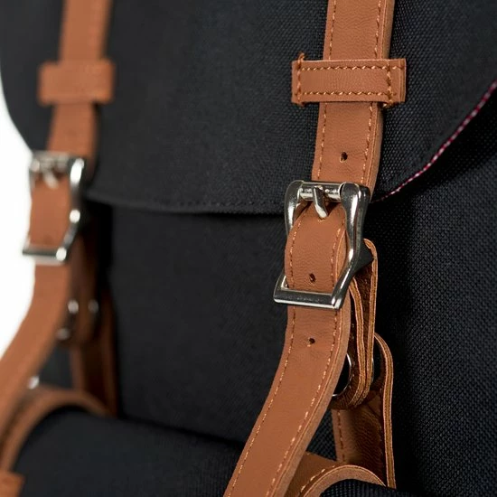 Flash-uitverkoop ๐ Herschel Little America - Black/Tan Synthetic Leather / Ruime Rugzak Met 25L Opbergvolume - 15" Fleece-gevoerd Laptopvak - Magnetische Sluiting / Met Levenslange Fabrieksgarantie / Limited Lifetime Warranty / Zwart ๐ 9 Flash-uitverkoop ๐ Herschel Little America - Black/Tan Synthetic Leather / Ruime Rugzak Met 25L Opbergvolume - 15" Fleece-gevoerd Laptopvak - Magnetische Sluiting / Met Levenslange Fabrieksgarantie / Limited Lifetime Warranty / Zwart ๐ - Afbeelding 7