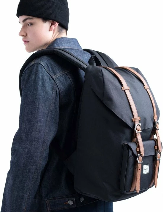 Flash-uitverkoop ๐ Herschel Little America - Black/Tan Synthetic Leather / Ruime Rugzak Met 25L Opbergvolume - 15" Fleece-gevoerd Laptopvak - Magnetische Sluiting / Met Levenslange Fabrieksgarantie / Limited Lifetime Warranty / Zwart ๐ 20 Flash-uitverkoop ๐ Herschel Little America - Black/Tan Synthetic Leather / Ruime Rugzak Met 25L Opbergvolume - 15" Fleece-gevoerd Laptopvak - Magnetische Sluiting / Met Levenslange Fabrieksgarantie / Limited Lifetime Warranty / Zwart ๐ - Afbeelding 18